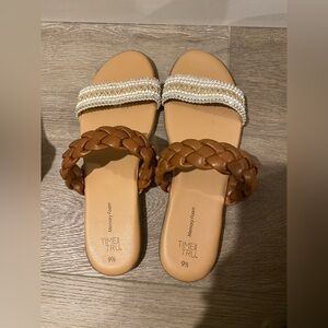 Sandals women’s